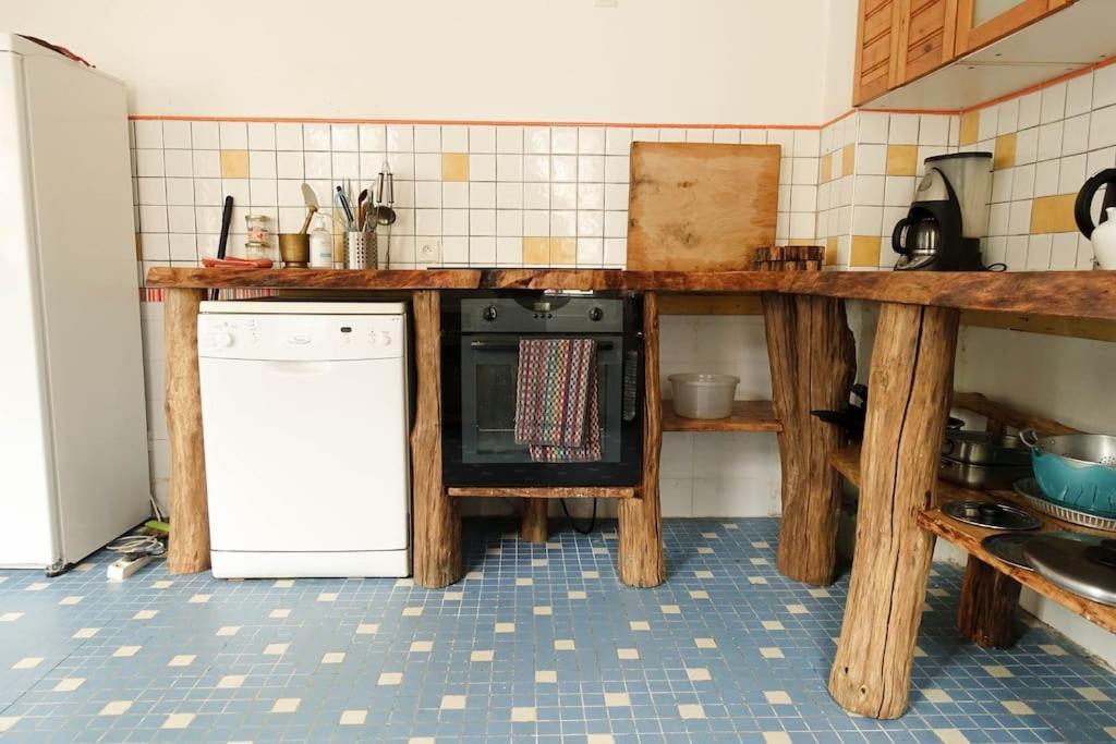 Gite Au Coeur D'Une Residence D'Artiste Saint-Aubin-de-Bonneval 外观 照片