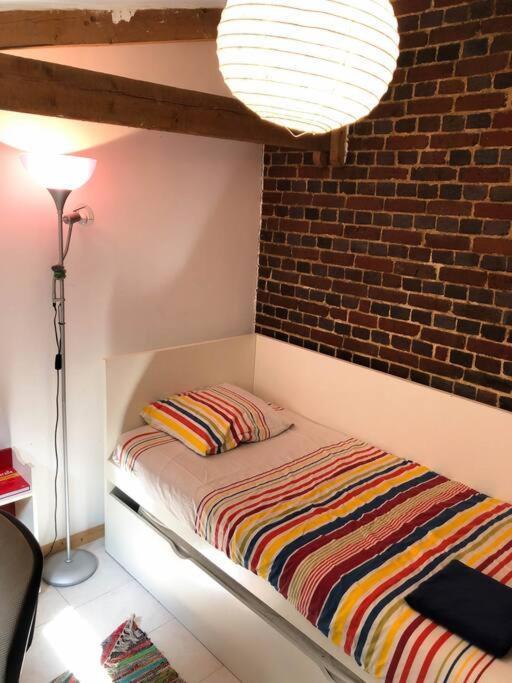 Gite Au Coeur D'Une Residence D'Artiste Saint-Aubin-de-Bonneval 外观 照片