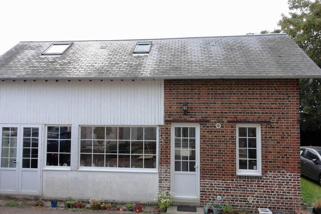 Gite Au Coeur D'Une Residence D'Artiste Saint-Aubin-de-Bonneval 外观 照片