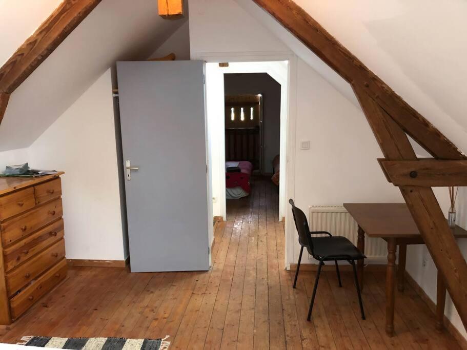 Gite Au Coeur D'Une Residence D'Artiste Saint-Aubin-de-Bonneval 外观 照片